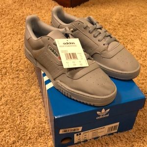 Yeezy grey Powerphase adidas